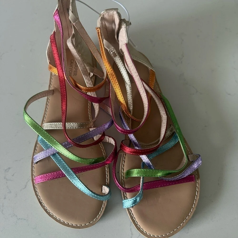 NEW Harper Canyon Girls Norah Gladiator metallic rainbow sandals Size: 5